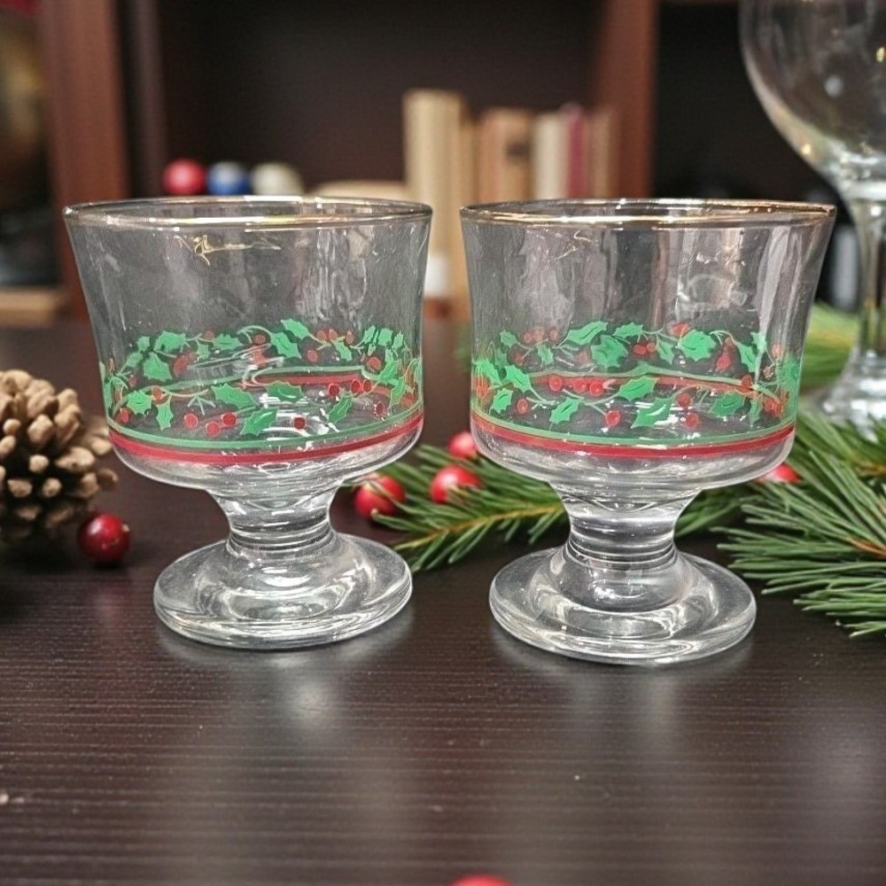 Libbey Christmas‎ Dessert Glasses, Set of 2, Vintage Holly & Berries Design